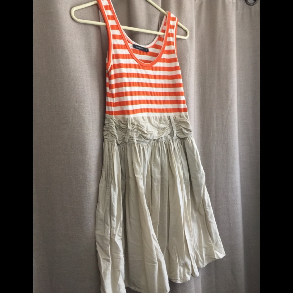 Theme dress
